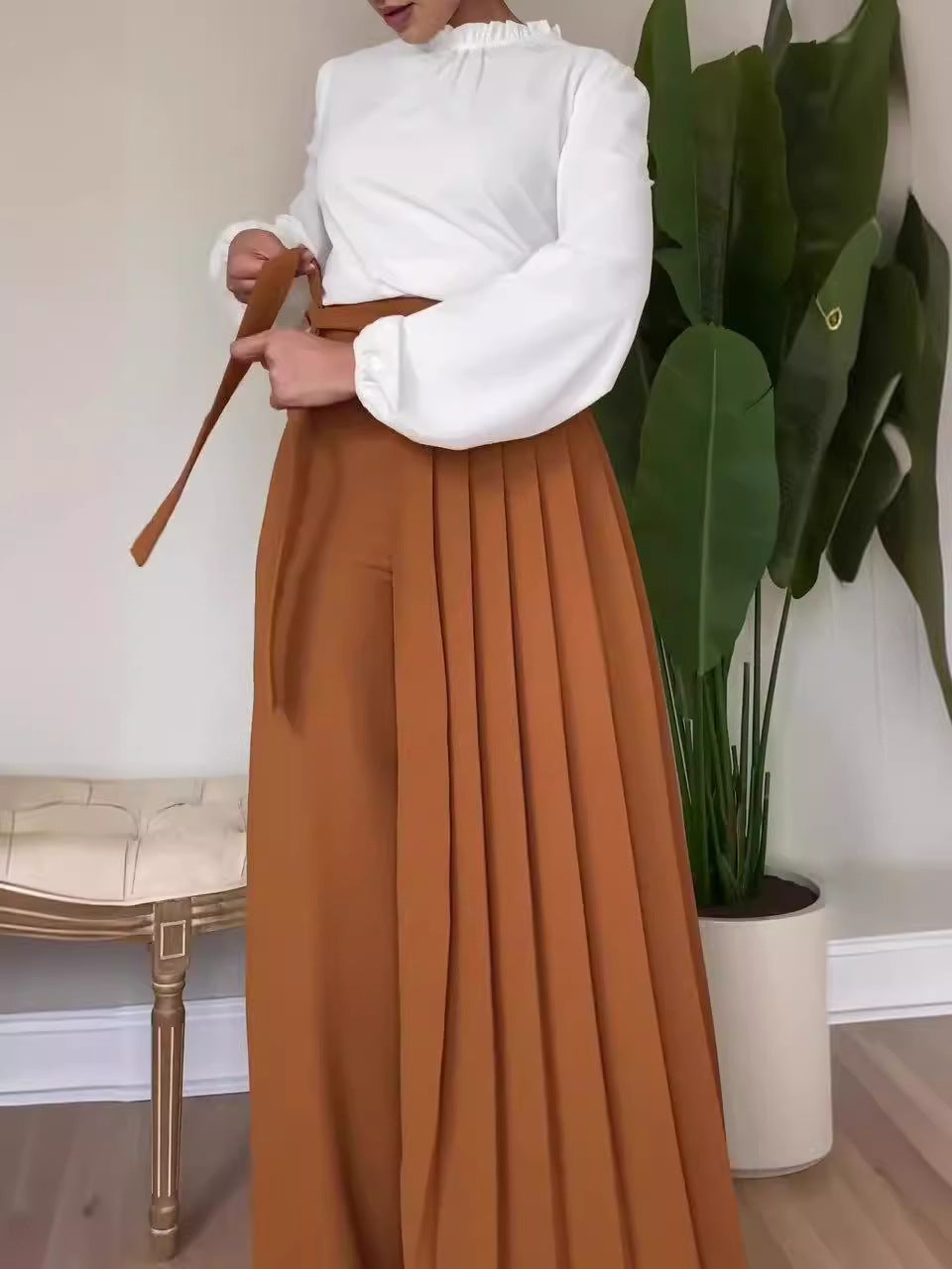 Pleated Pants With Ties
