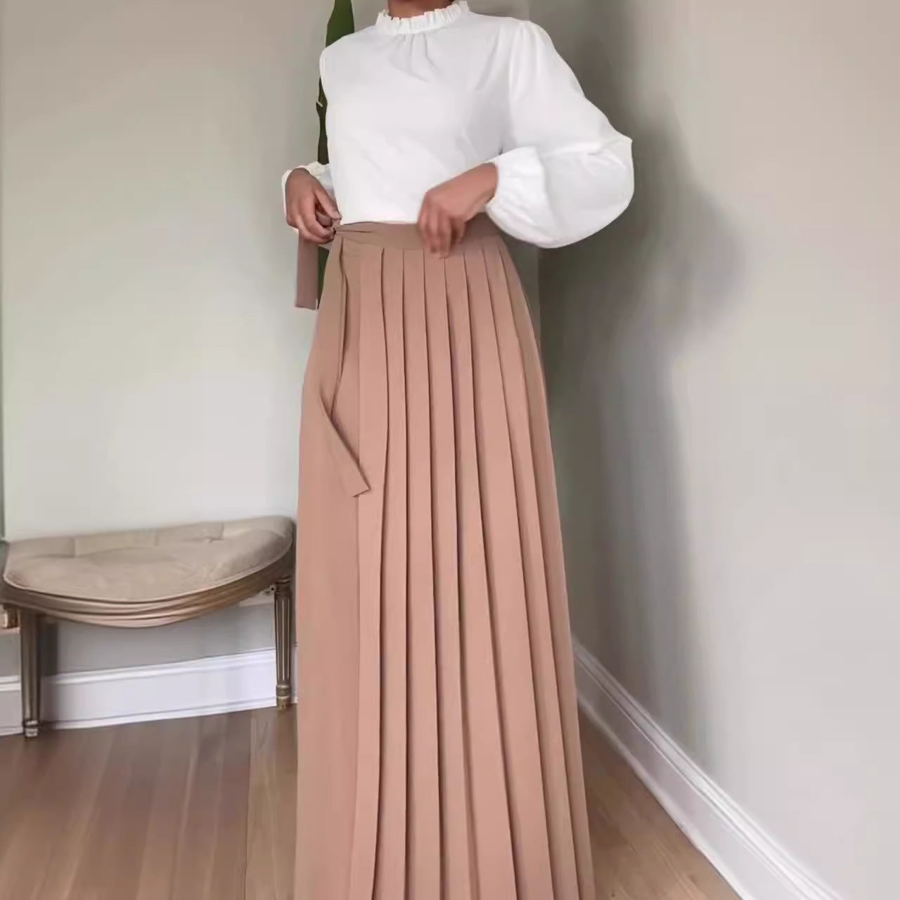 Pleated Pants With Ties